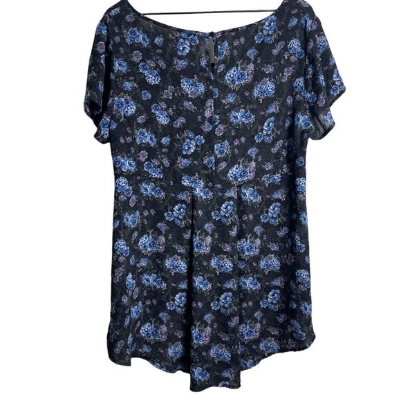 TORRID Women’s Sheer High Low Short Sleeve Floral Blouse Size 0/12 Plus Top - Picture 2 of 9
